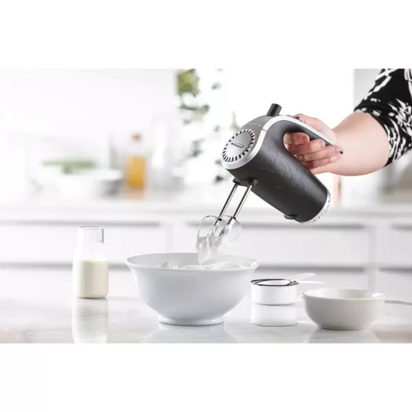 Brentwood Appliances 5-Speed Black Hand Mixer