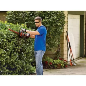 BLACK+DECKER 24 in. 40V MAX Lithium-Ion Cordless POWERCUT Hedge Trimmer with (1) 1.5Ah Battery and Charger Included