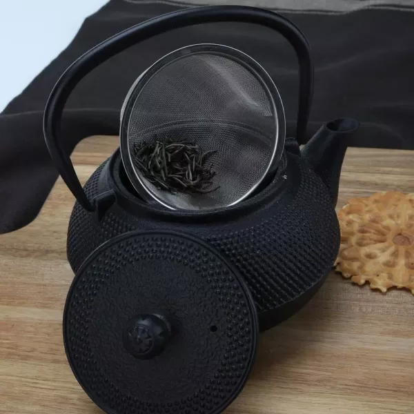 Mind Reader 2.5-Cup Black Japanese Style Cast Iron Tetsubin Tea Pot with Infuser