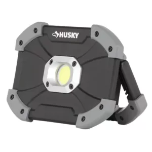 Husky 700 Lumens LED Utility Light