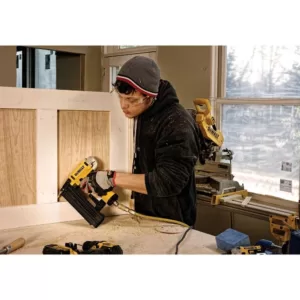 DEWALT 18-Gauge Pneumatic Corded Brad Nailer