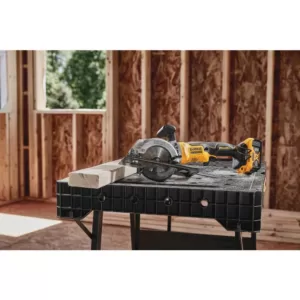 DEWALT ATOMIC 20-Volt MAX Cordless Brushless 4-1/2 in. Circular Saw with (1) 20-Volt Battery 5.0Ah & Charger