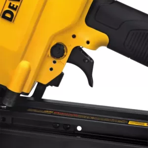 DEWALT Pneumatic 21° Collated Framing Nailer with Bonus Pneumatic 15° Coil Roofing Nailer