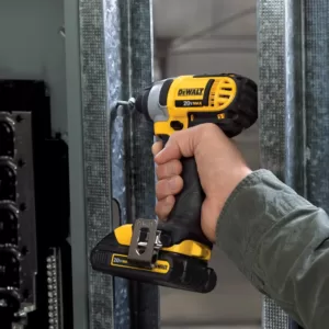 DEWALT 20-Volt MAX Cordless Combo Kit (7-Tool) with (1) 20-Volt 4.0Ah Battery, (1) 20-Volt 2.0Ah Battery & Cordless Blower