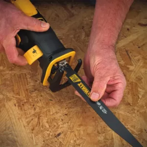 DEWALT 20-Volt MAX XR Cordless Brushless Compact Reciprocating Saw with (1) 20-Volt Battery 5.0Ah & Charger