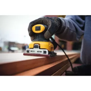 DEWALT 2.3 Amp Corded 1/4 Sheet Palm Grip Sander Kit with Contractor Bag