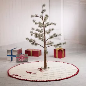 Glitzhome 52 in. D Knitted Polyester White Christmas Tree Skirt with Red Trim and Pompom