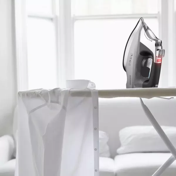 BLACK+DECKER Professional Steam Iron