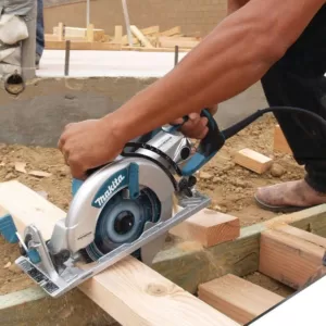 Makita 15 Amp 7-1/4 in. Corded Lightweight Magnesium Hypoid Circular Saw with built in fan and 24T Carbide blade