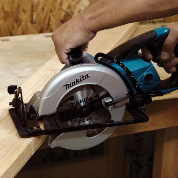 Makita 15 Amp 7-1/4 in. Corded Hypoid Circular Saw with 51.5 degree Bevel Capacity and 24T Carbide Blade