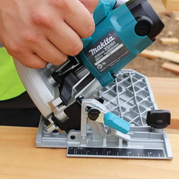 Makita 18-Volt 5.0Ah X2 LXT Lithium-Ion 36-Volt Cordless 7-1/4 in. Circular Saw Kit