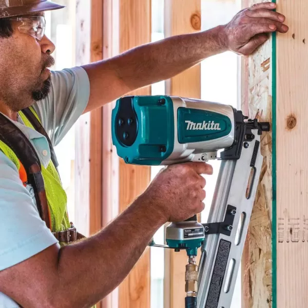 Makita 3-1/2 in. 21° Pneumatic Full Round Head Framing Nailer