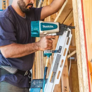 Makita 3-1/2 in. 21° Pneumatic Full Round Head Framing Nailer