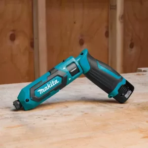 Makita 7.2-Volt Lithium-Ion Cordless 1/4 in. Hex Impact Driver Kit