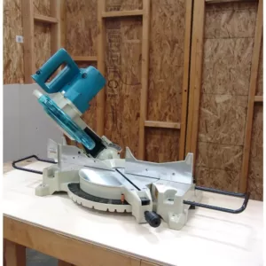 Makita 15 Amp 12 in. Corded Single-Bevel Compound Miter Saw with 40T Carbide Blade and Dust Bag