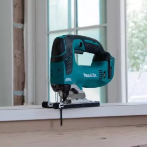 Makita 18-Volt LXT Brushless Compact Router, Jig Saw and 2 Gal. Dust Extractor/Vacuum with bonus 18-Volt LXT Starter Pack