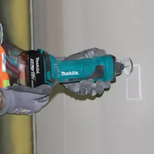 Makita 18-Volt LXT Lithium-ion Cordless 2-Piece Combo Kit (Brushless Drywall Screwdriver/Cut-Out Tool) 5.0Ah