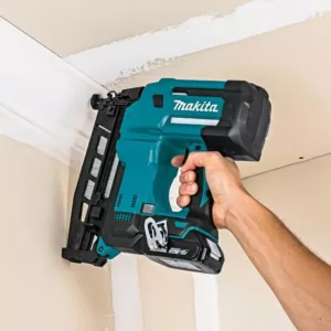 Makita 2-1/2 in. 18-Volt 16-Gauge LXT Lithium-Ion Cordless Straight Finish Nailer Kit (2.0 Ah)