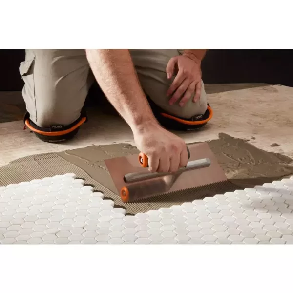 RIDGID Backerboard Scoring Knife with Gel-Foam Knee Pads