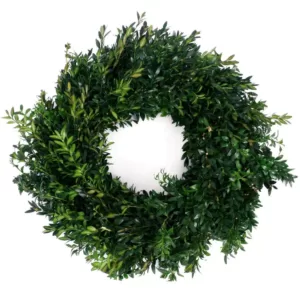 VAN ZYVERDEN 22 in. Live Fresh Cut Blue Ridge Mountain Box Wood Christmas Wreath