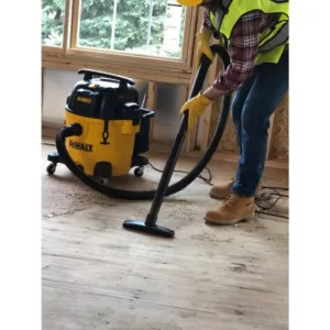 DEWALT 10 Gal. Poly Wet/Dry Vac