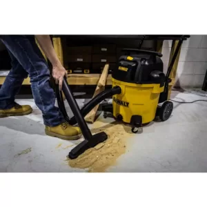 DEWALT 14 Gal. Poly Wet/Dry Vac